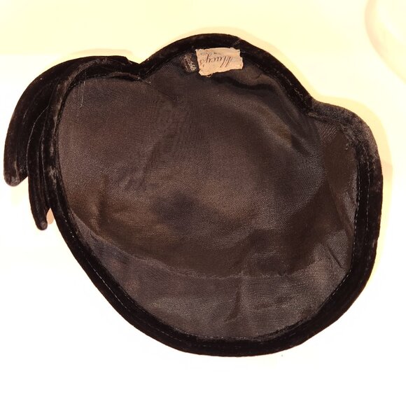 Vintage Black Velvet Hat *READ* main image 6